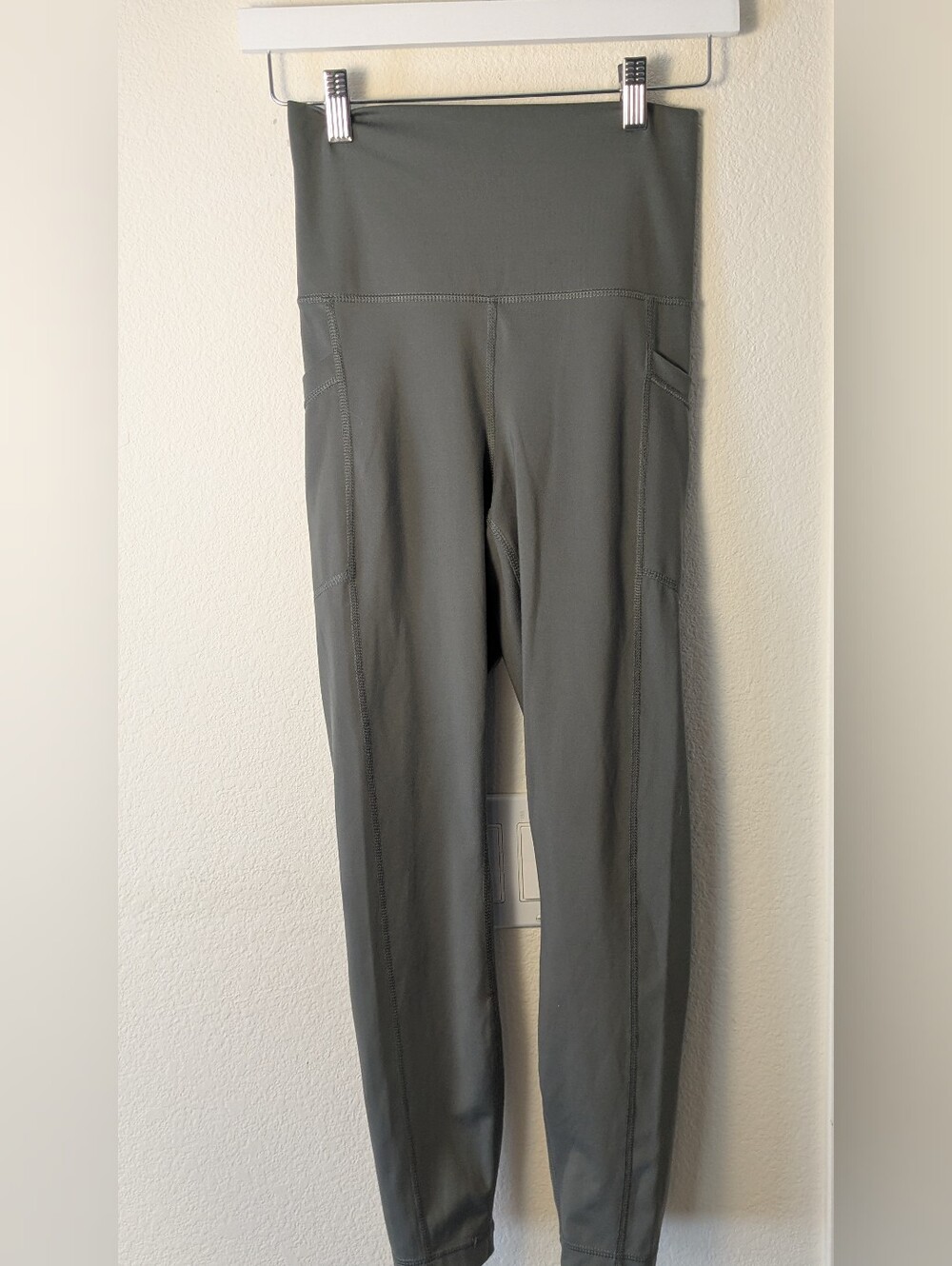 Yogalicious Lux Leggings M Olive Green High Waist Side Pocket Yoga Athletic Sz M